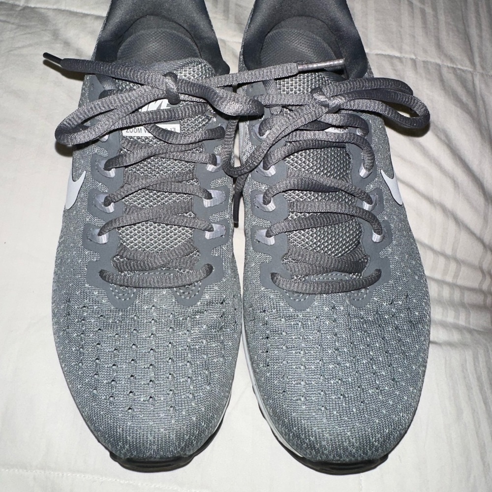 Nike Zoom Vomero 13 Women's size 8